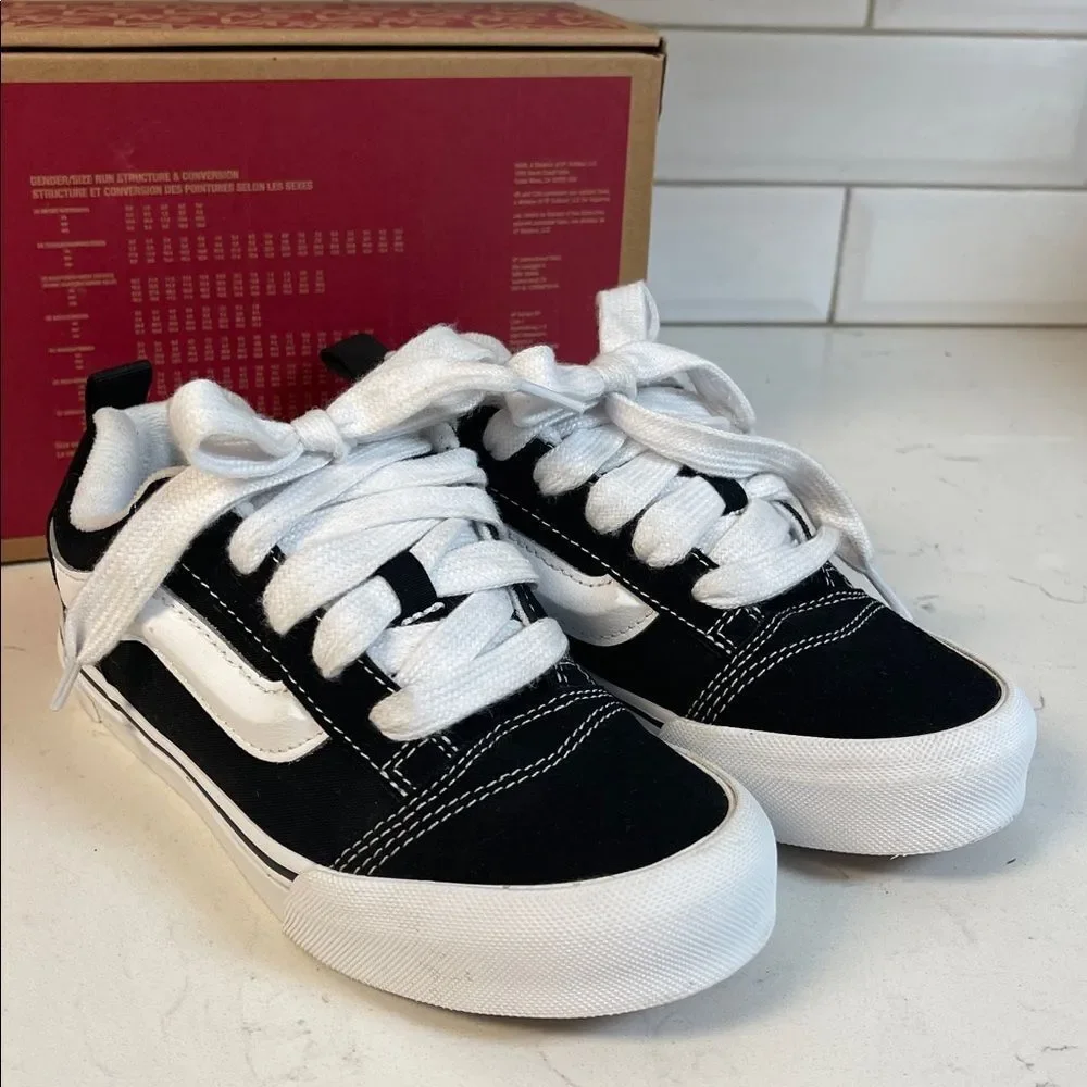 Vans Knu Skool Black and White Sneakers Kids - Youth Size 3